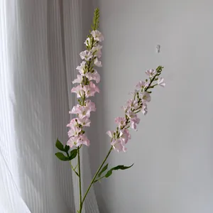 Vue détaillée du delphinium artificiel rose à 2 branches pour mariage et décoration intérieure