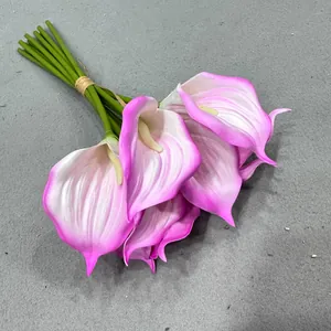 Detailansicht künstlicher EVA-Calla-Lilien mit weiß-pinkem Farbverlauf für die Deko