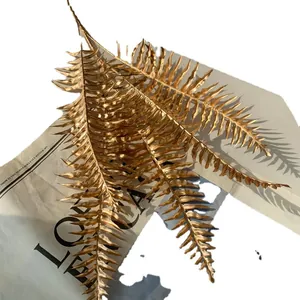 Künstliche goldene Farnblätter für elegante luxuriöse Blumenarrangements Dekor