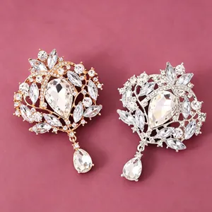 Broche Couronne Vintage en Strass Alliage de Cristal Style Palais Épingle de Corsage Pour Mariage Banquet Fête Bijoux Femme