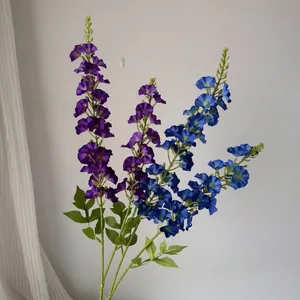 Belles fleurs de delphinium artificielles violettes et bleues pour décor de mariage