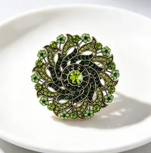 Vintage Luxurious Alloy Rhinestone Rotating Flower Wreath Brooch For Women Elegant Floral Corsage Clothing Accessories Gift