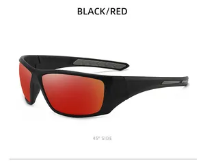 Vue latérale à 45 degrés des lunettes de soleil polarisées de sport, monture noire, verres rouges.