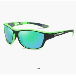Seitenansicht der polarisierten Sportsonnenbrille mit grünen Spiegelgläsern und Rahmen