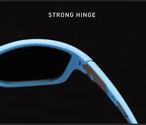 Detaillierte Makroaufnahme des starken Scharniers dieser blauen Sportsonnenbrille