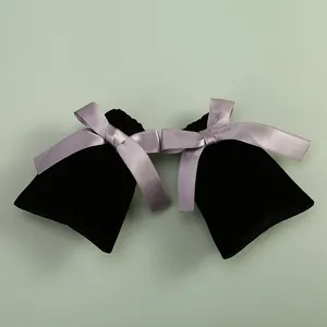 Pochette à Bijoux en Peluche Noire Sac Cadeau en Velours Avec Nœud en Ruban Satin pour Colliers Bracelets Rangement de Bijoux