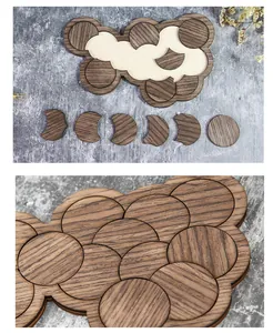 Détail de la texture du bois sur les segments de puzzle en bois pour les amoureux des oiseaux.