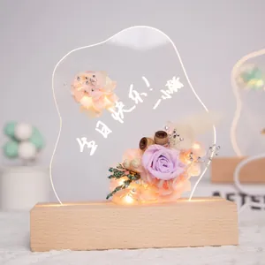 Veilleuse DIY en fleurs éternelles avec base en bois et tableau mémo LED en acrylique