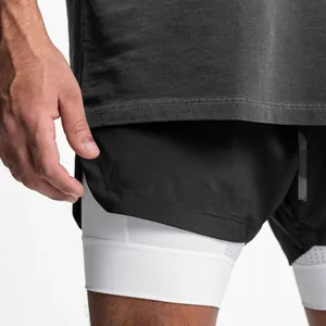 Détail du short de course 2 en 1 pour homme avec doublure de compression blanche douce