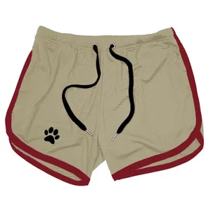 Detailansicht der schnell trocknenden Herren-Netz-Sportshorts mit Pfotenabdruck und Rand