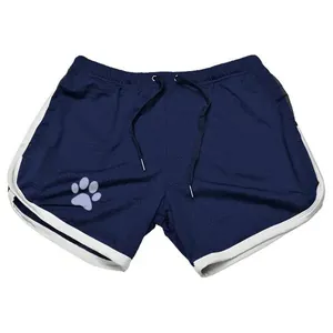 Detailansicht der dunkelblauen Mesh-Sportshorts mit weißem Rand und süßem Pfotenabdruck