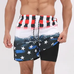 Détail du short de sport double couche pour homme avec imprimé drapeau américain stylé