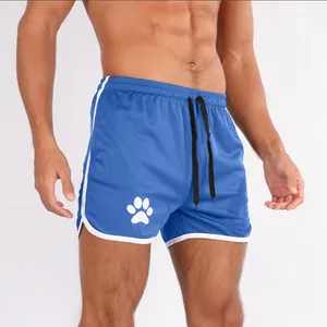 Herren Sportshorts in Blau aus schnelltrocknendem Mesh mit Pfotenprint und Streifen
