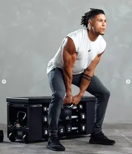 Canotta sportiva da uomo in mesh bianco traspirante per fitness e corsa allenamento