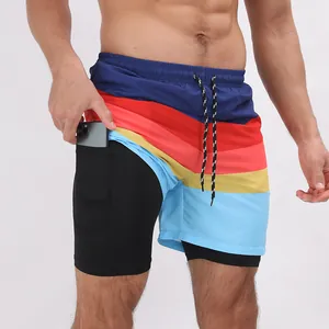 Vue détaillée du short de plage homme doublé avec poche téléphone interne