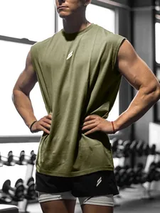 Canotta sportiva da uomo in mesh verde oliva, ideale per palestra e corsa all'aperto