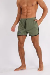 Atmungsaktive Herren Sportshorts in Olivgrün mit Pfotenabdruck für Fitnessstudio