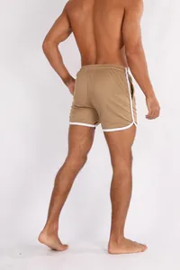 Rückansicht der schnelltrocknenden Khaki-Birdseye-Mesh-Shorts für Herren zum Laufen