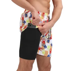 Short de plage imprimé double couche pour hommes avec poche de sport cachée.