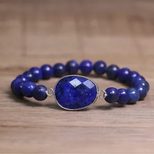 Bracelet élastique en perles de pierre bleue naturelle avec grand cabochon facetté