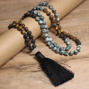 Collar mala de piedras naturales hecho a mano con cuentas de ojo de tigre y borla de seda negra