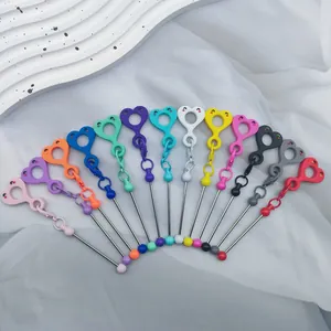 Ensemble de breloques de paille et porte-clés à perles cœur souriant DIY multicolores
