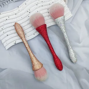 Luxuriöse funkelnde Strass-Make-up-Pinsel mit schmalen Griffen in drei verschiedenen Farben