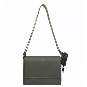 Sofisticado bolso bandolera verde oliva texturizado con un monedero extraíble a juego