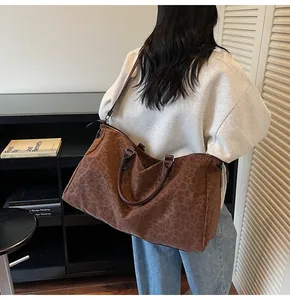 Fashionable large capacity leopard print travel bag for women with crossbody strap