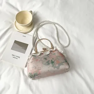 Dames Chinese Stijl Vintage Handtas Retro Bloemen Fluweel Crossbody Tas Met Kunstparel Ketting Kant Metalen Sluiting Portemonnee