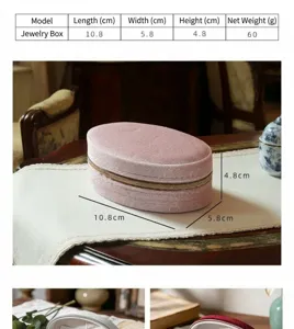 Detaillierte Maße der ovalen Vintage-Schmuckschatulle aus Samt in elegantem Rosa