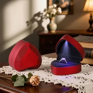 Heart Shaped LED Light Jewelry Box Red Painted Ring Box For Wedding Engagement Pendant Gift Packaging Case