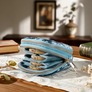 Elegante organizador de joyas de terciopelo azul claro con 5 capas y doble cierre de cremallera