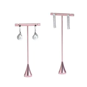 Set aus zwei roségoldenen T-Bar-Ohrringständern aus Metall für Schmuckpräsentationen