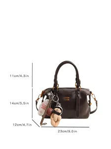 Detaillierte Größenangaben für die braune Vintage Boston Handtasche mit Anhängern