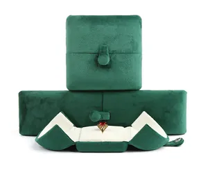 Set di scatole per gioielli in velluto verde premium con bottone a pressione per anelli