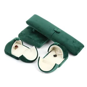 Elegante set di portagioie in velluto verde bosco per anelli e collane