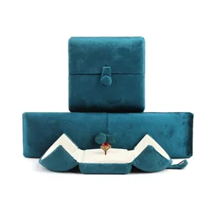 Set di scatole per gioielli in velluto verde acqua premium per anelli e collane
