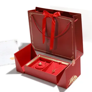 Luxuriöses rotes Schmuckkästchen-Set für Hochzeiten mit passender Geschenktasche