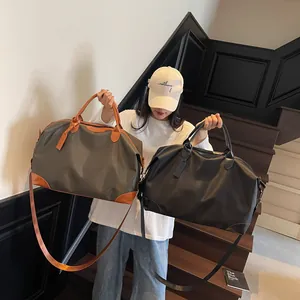 Sacs de voyage élégants à grande capacité pour courts séjours et sport en deux coloris