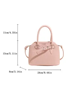 Elegante rosa plissierte Umhängetasche mit den Maßen 24cm x 13cm x 8cm Abmessungen