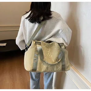 Borsa da viaggio e fitness leggera di grande capacità per donna motivo marmo
