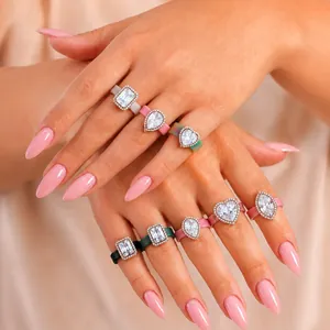 Moda Marquise Zirconia Anello in Silicone Per Le Donne Luce Lusso Intarsiato CZ Silicone Fede Nuziale Elegante Gioielli Dito