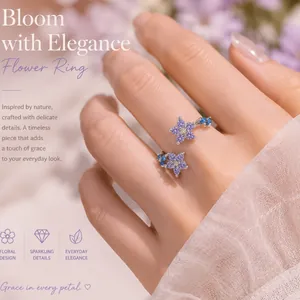 Primer plano de un elegante anillo de flores con cristales púrpuras en la mano