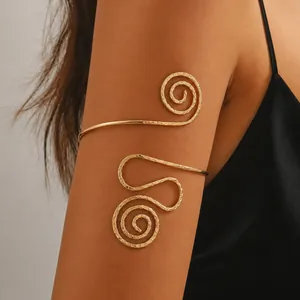 Brazalete de brazo abierto dorado geométrico en espiral calado para mujer, moda