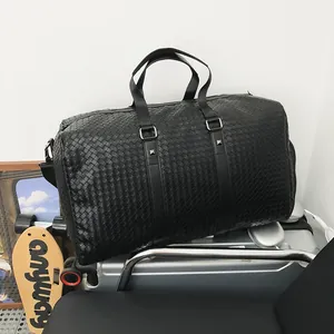 Sac de Voyage de Grande Capacité en Cuir PU Tissé pour Hommes Femmes Sac de Bagages Affaires avec Compartiment à Chaussures Séparation Humide Sec Sport Gym Bag