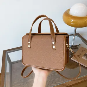 Sac à Main Carré en PU Patchwork pour Femmes Mode Top Handle Crossbody Sac à Bandoulière Commuter Avec Fermoir Magnétique Pour Style Tenue Quotidienne
