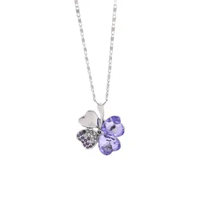Élégant collier en argent avec pendentif trèfle à quatre feuilles en cristal violet