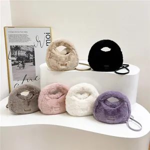 Bolso de mano de piel sintética de felpa en varios colores para otoño e invierno