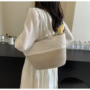 Sac cabas en paille tissé à la main pour les vacances à la mer et les sorties d'été